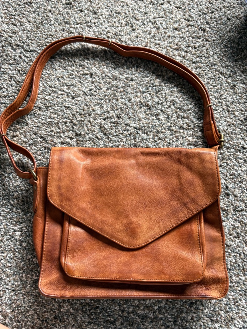 Structured Chestnut Leather Crossbody Bag - Everyday Carry